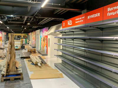 Levering og montering av butikkutstyr - Kids Coolshop Esbjerg - Danmark